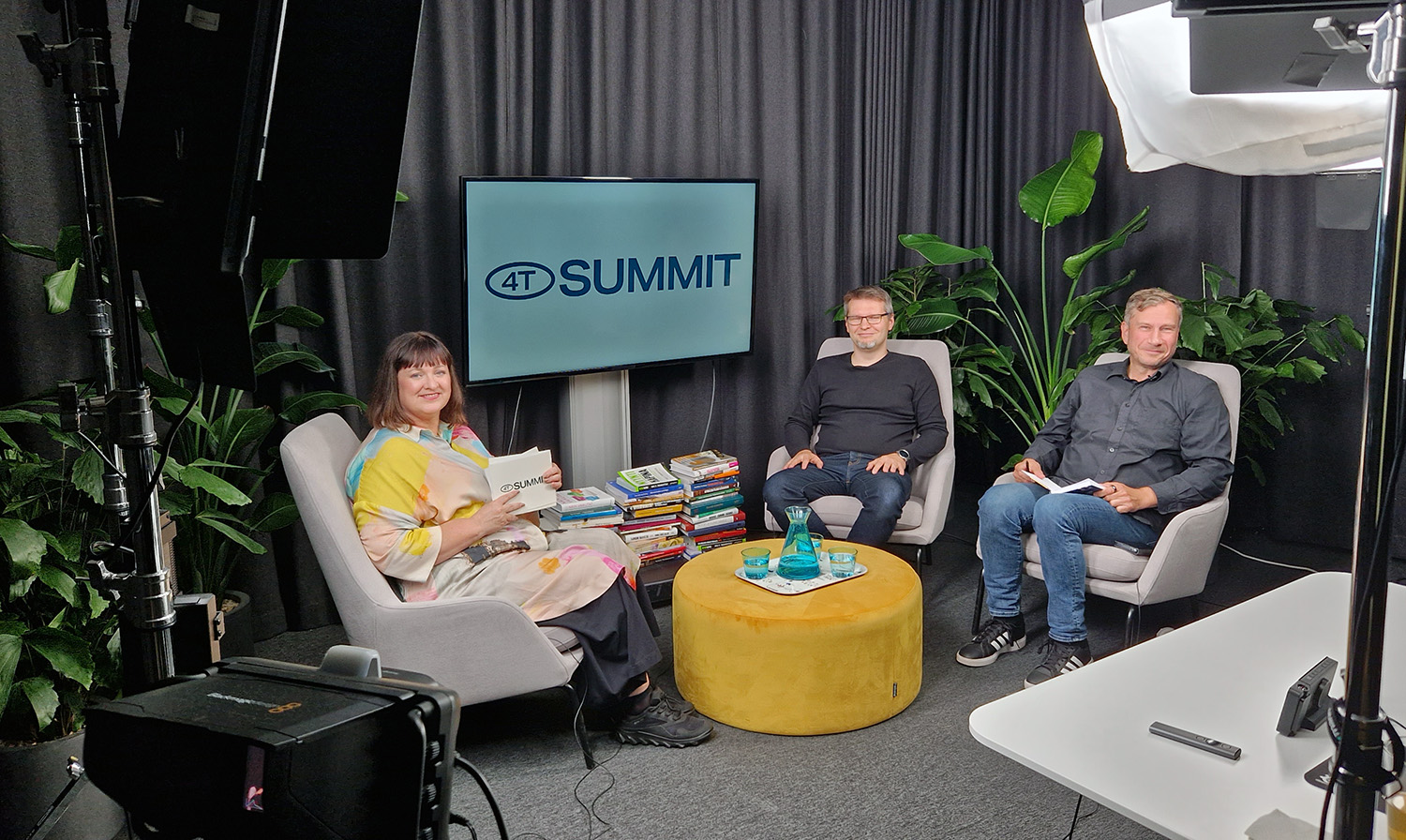 4T Summit studiossa Marjaana Toiminen, Esa Riutta ja Reidar Wasenius.