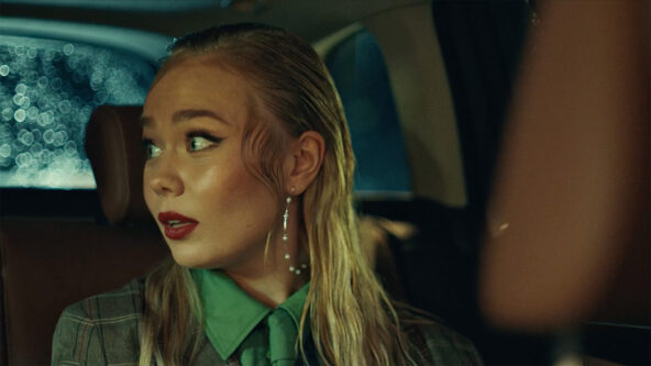 Ronja Keiramo minisarjassa Ihan kassalla